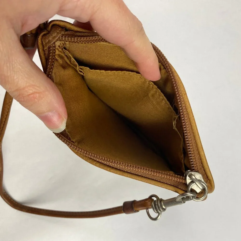 Fossil‎ Vintage Y2K Leather Embroidered Butterfly Wristlet Wallet